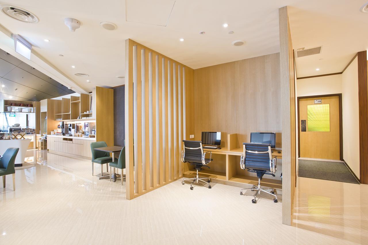 Ambassador Transit Lounge Terminal 2 Hotel Singapura